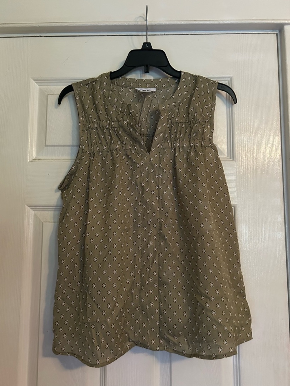 Persaya Olive Sleeveless Printed Camisole